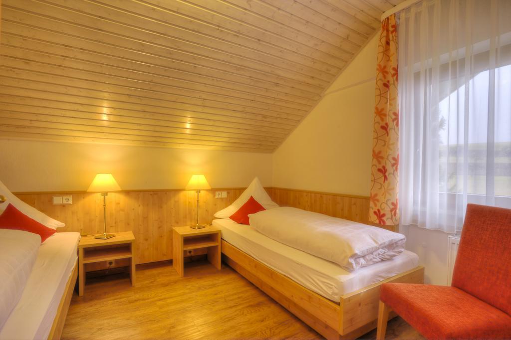 Pension Fohrenberg Ewattingen 部屋 写真