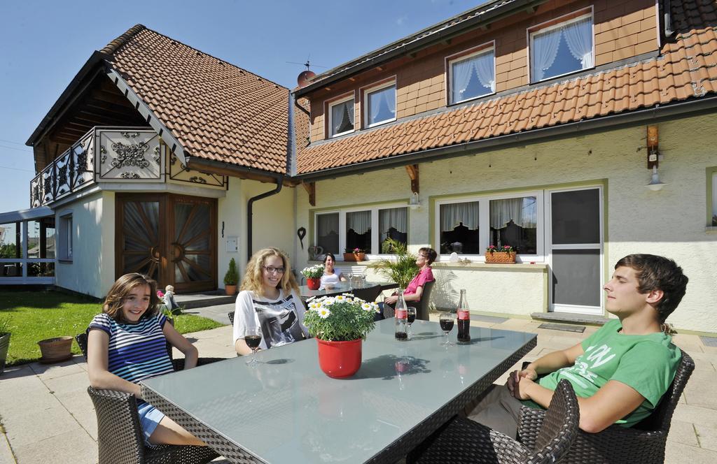 Pension Fohrenberg Ewattingen エクステリア 写真
